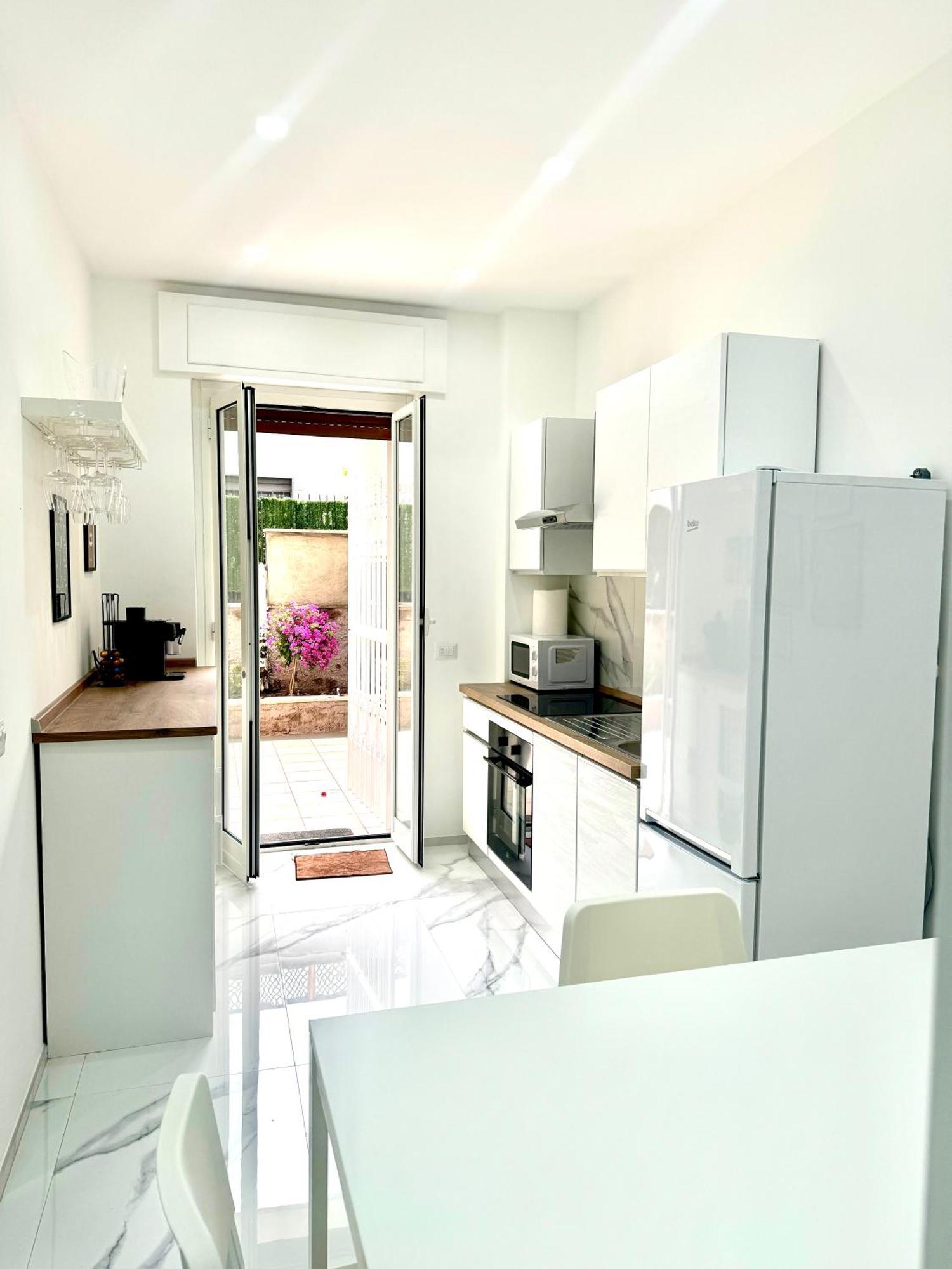 Licheni R-Home Рим Екстериор снимка